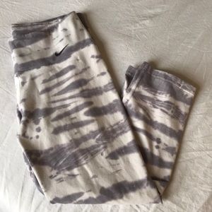 NIKE white-grey tie die cropped legging, size S